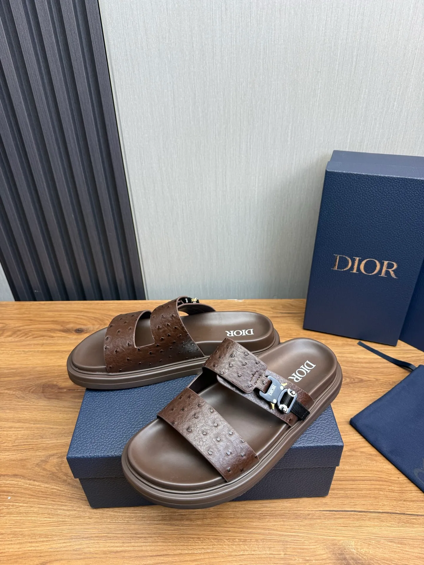 Men's shoes 300💰 Dior. Men's slippers🩴 Official website 1:1 production 38-45 size 45 46 🉑️Customized original material shipped✅